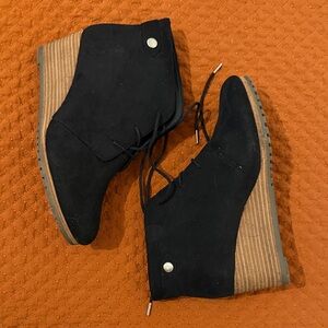 Dr Scholl’s Conquer-Women's Black Suede Lace-Up Wedge Ankle Boots